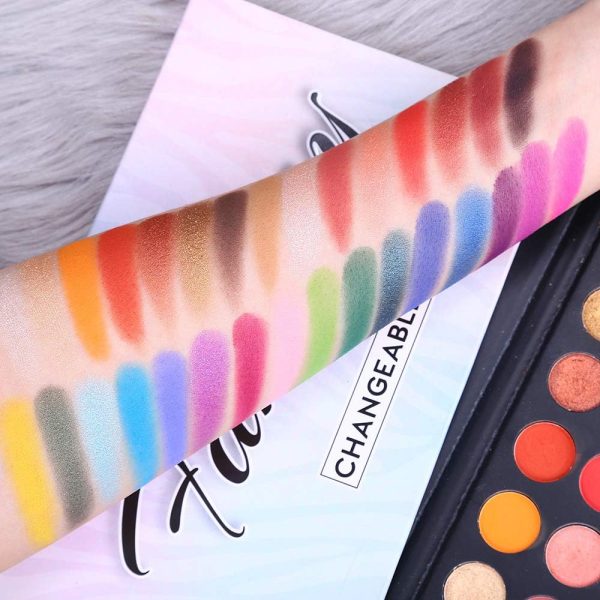 Pro Highly Pigmented Eyeshadow Palette, Natural Matte Shimme... - Image 4