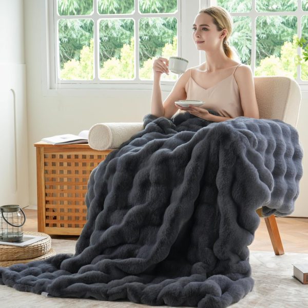 BENVWE Faux Fur Throw Blanket for Couch - Fluffy Soft Thick ... - Image 4