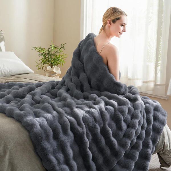 BENVWE Faux Fur Throw Blanket for Couch - Fluffy Soft Thick ... - Image 7