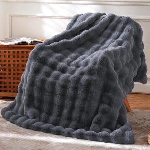 BENVWE Faux Fur Throw Blanket for Couch - Fluffy Soft Thick ...